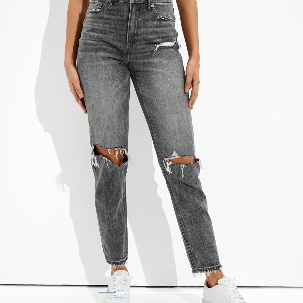 American eagle outfitters mom jean size 10 short